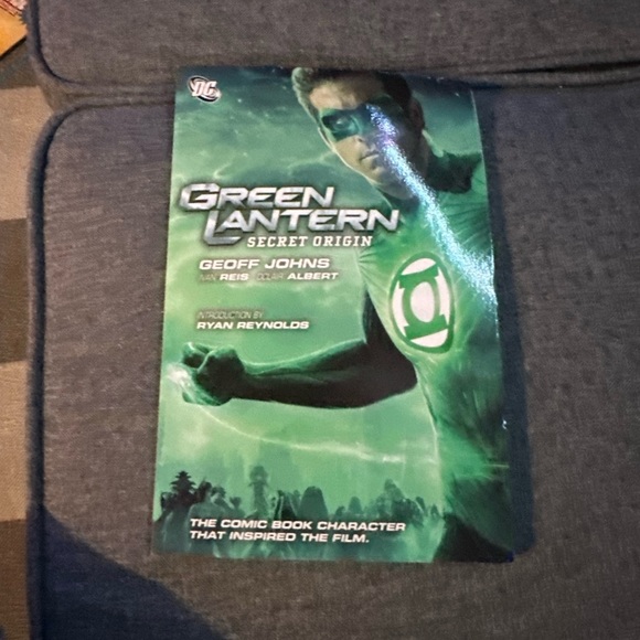 Green latern book secret origins - Picture 1 of 1